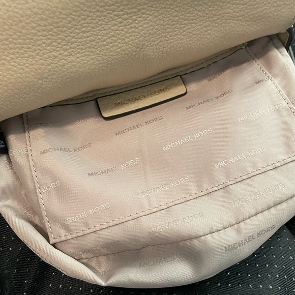 Michael Michael Kors - HALF DOME CROSSBODY - Picture 5 of 8